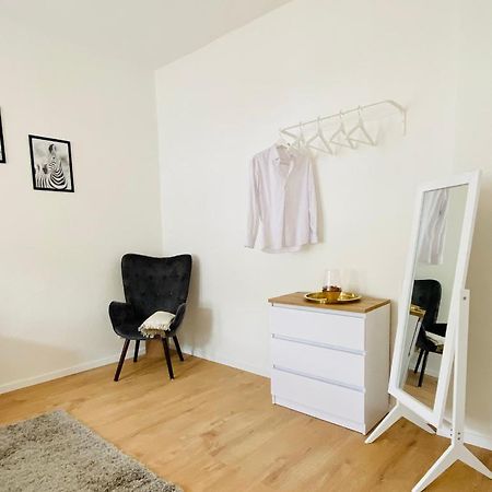 Stilvolles Apartment In Zentraler Lage - Smart-Tv, Queensize-Bett, Altbaustil, Kueche In City-Naehe Erfurt Eksteriør bilde