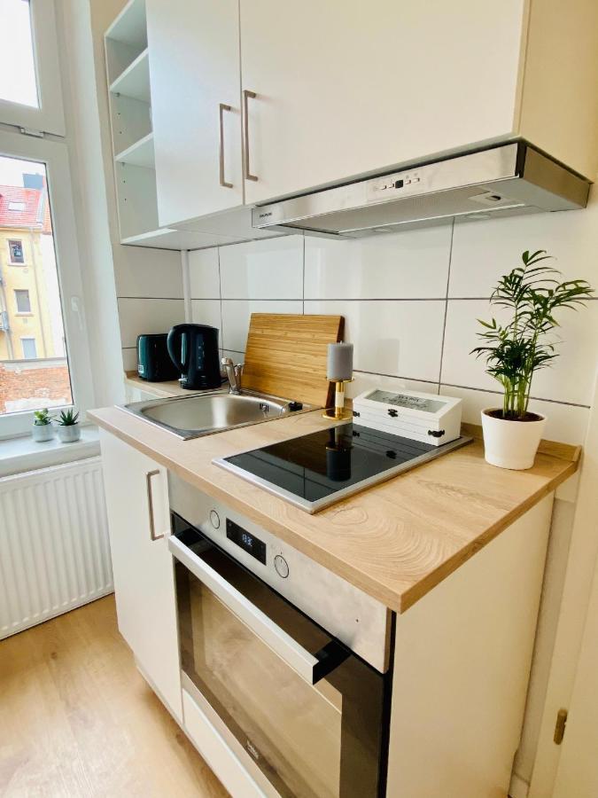 Stilvolles Apartment In Zentraler Lage - Smart-Tv, Queensize-Bett, Altbaustil, Kueche In City-Naehe Erfurt Eksteriør bilde